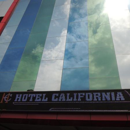 ג'קרטה California Hotel מראה חיצוני תמונה