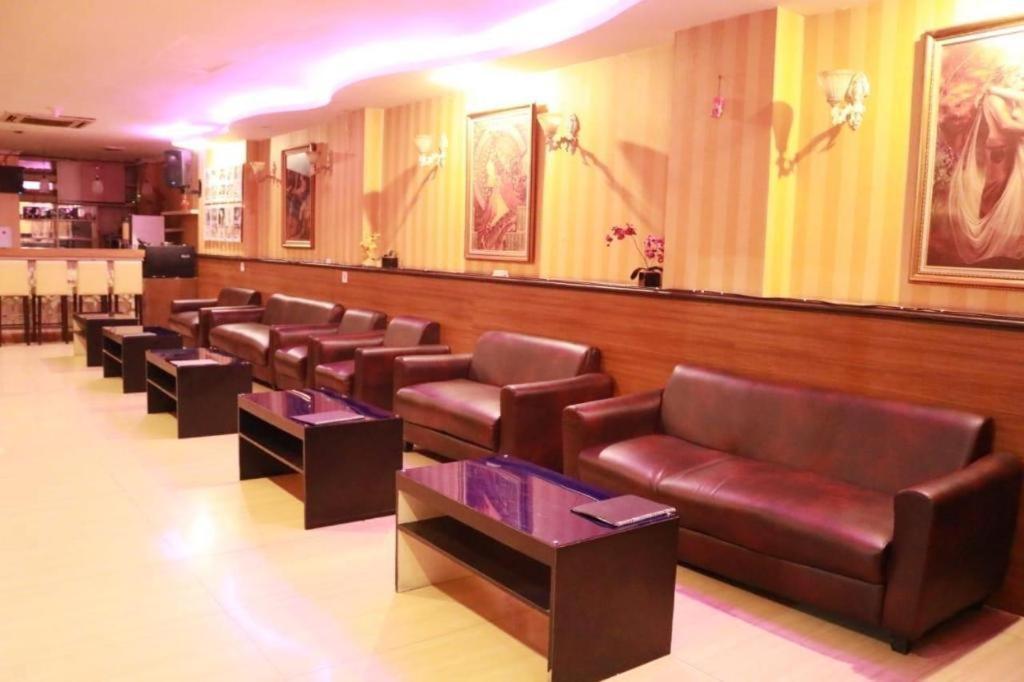 ג'קרטה California Hotel מראה חיצוני תמונה