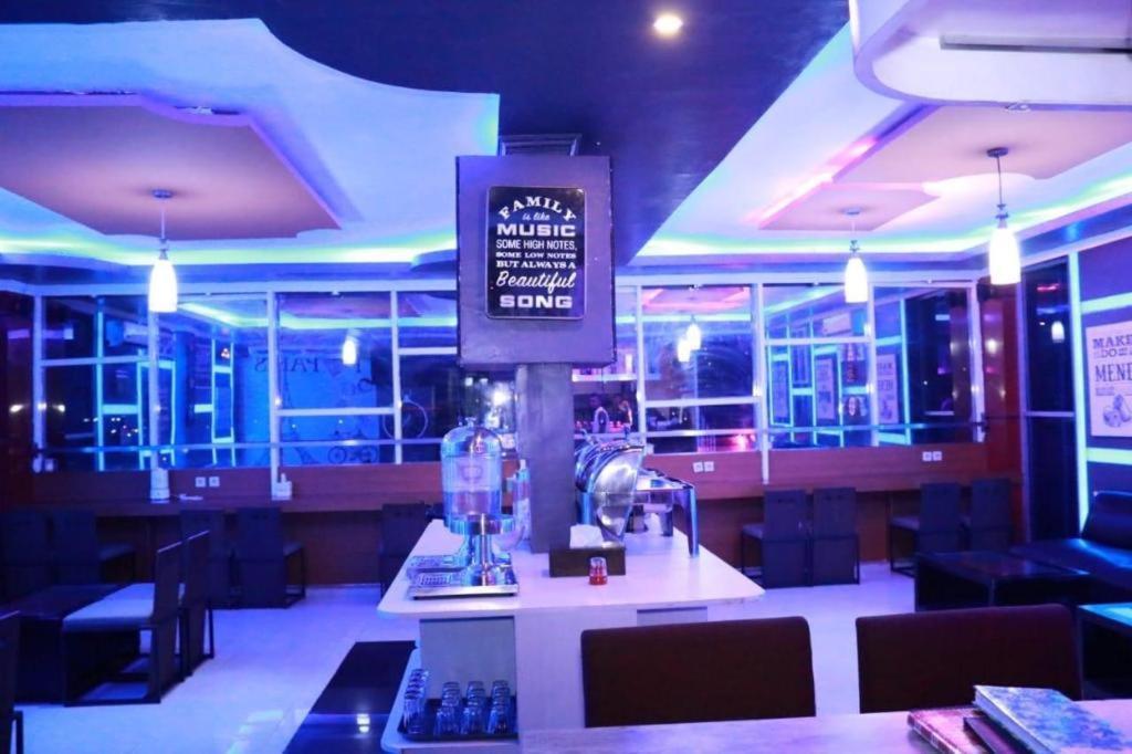 ג'קרטה California Hotel מראה חיצוני תמונה