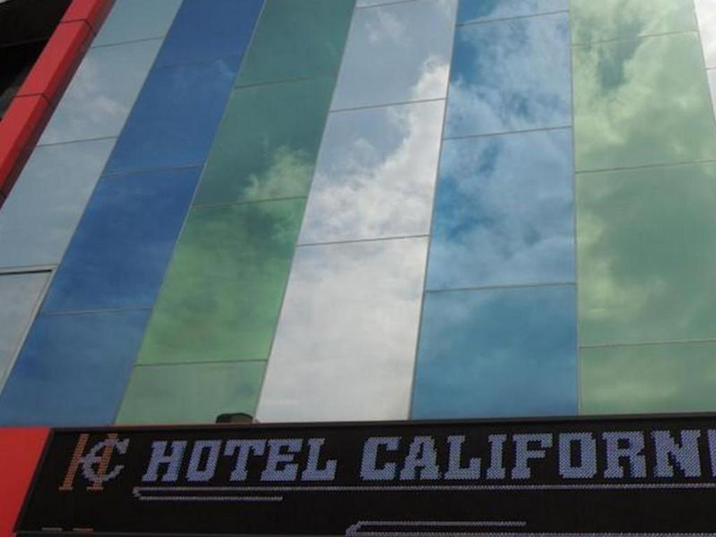 ג'קרטה California Hotel מראה חיצוני תמונה