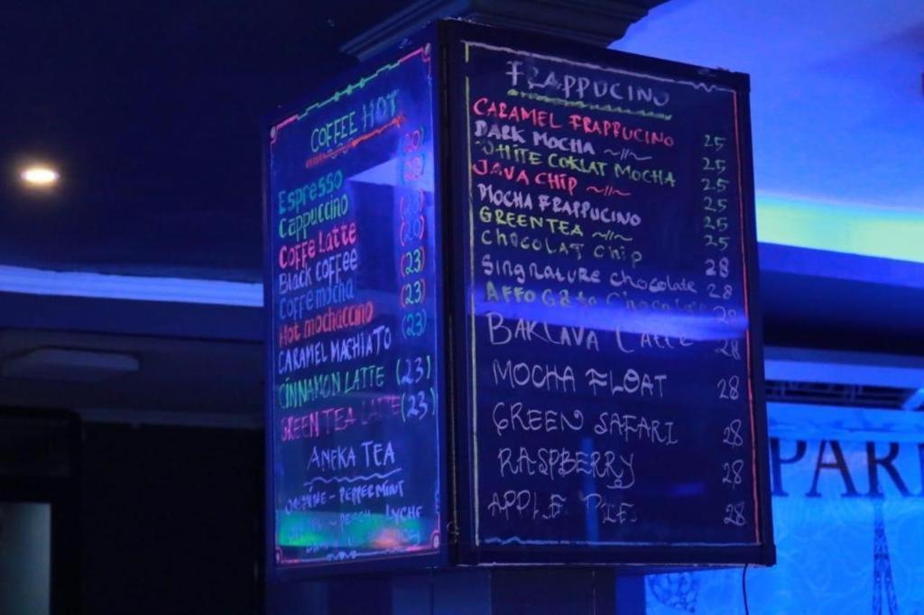 ג'קרטה California Hotel מראה חיצוני תמונה