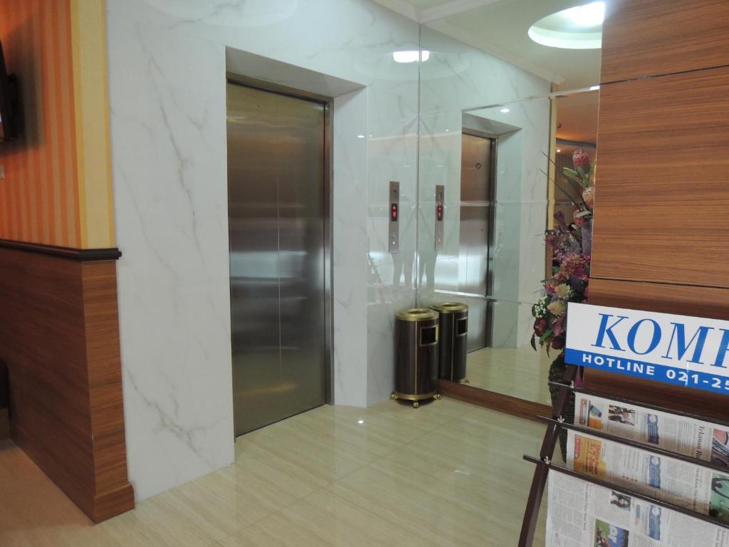 ג'קרטה California Hotel מראה חיצוני תמונה