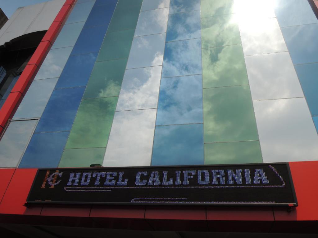 ג'קרטה California Hotel מראה חיצוני תמונה