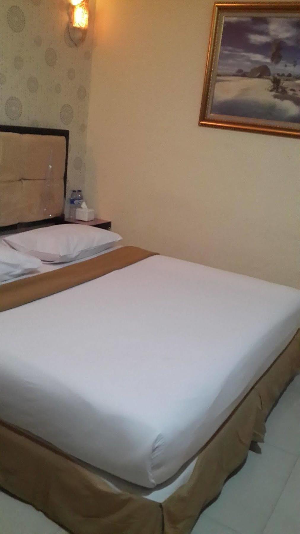 ג'קרטה California Hotel מראה חיצוני תמונה