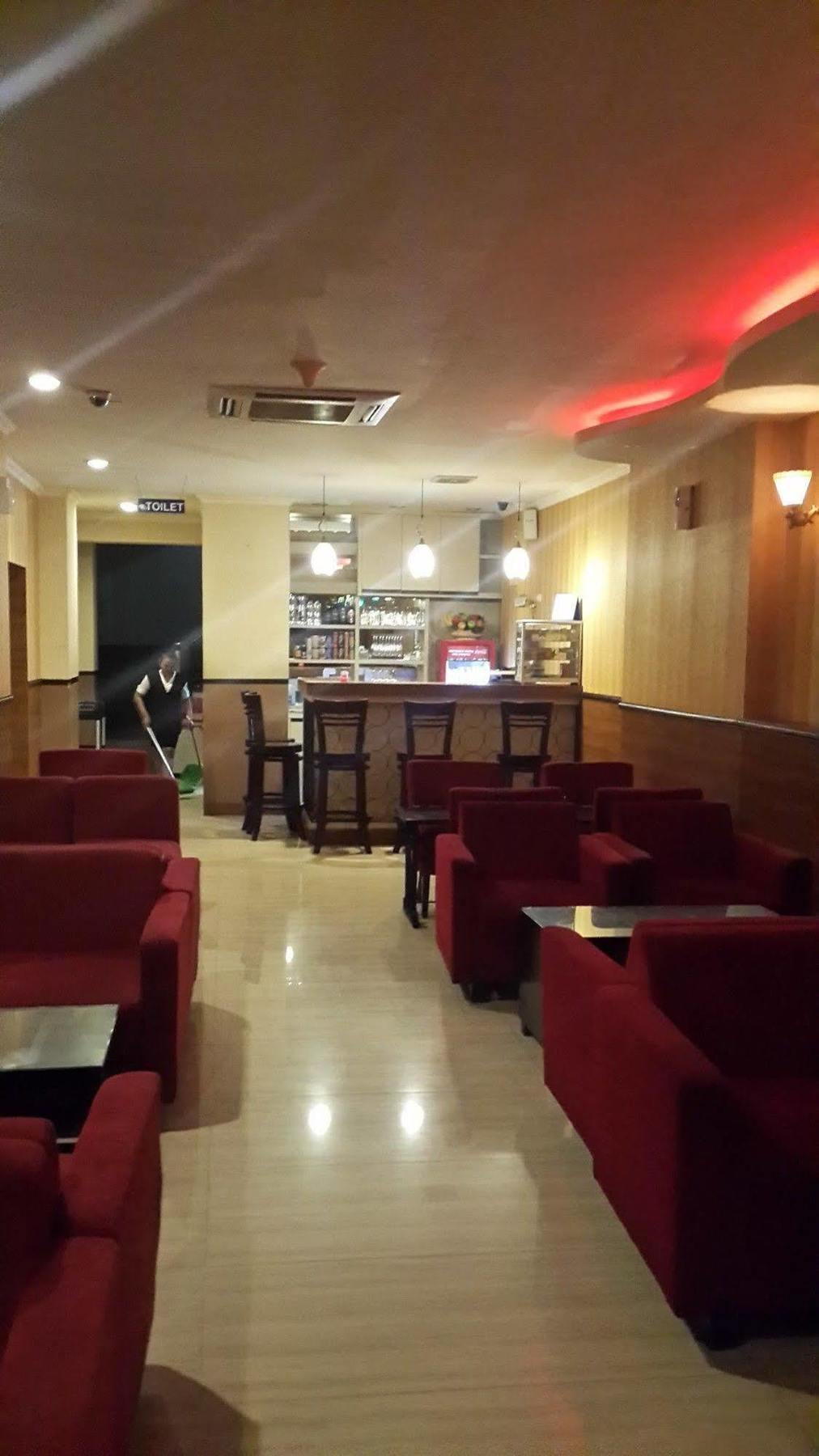 ג'קרטה California Hotel מראה חיצוני תמונה