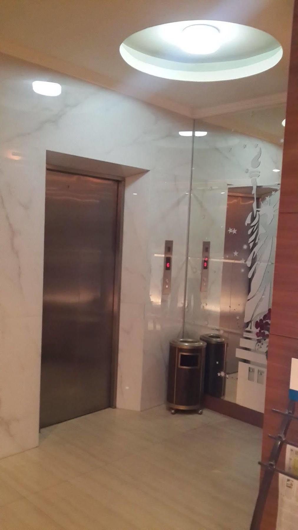 ג'קרטה California Hotel מראה חיצוני תמונה